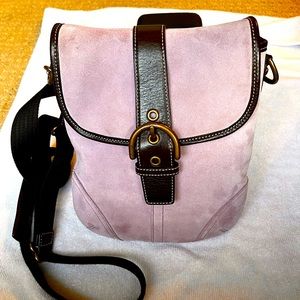 NEW WITH TAGS Vintage Coach Soho Swing Pack in lavender suede with wristlet